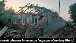 Ілюстрацыйнае фота. Дом у вёсцы Новая Тавалжанка Белгарадзкай вобласьці, разбураны пры абстрэле 15 ліпеня 2024 