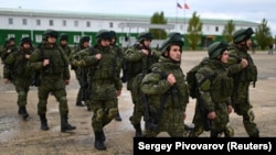 Ілюстрацыйнае фота. Расейскія рэзэрвісты, прызваныя падчас частковай мабілізацыі войскаў, перад адпраўкай ва Ўкраіну. 31 кастрычніка 2022 году