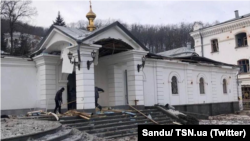 Сьвятагорская лаўра на Данеччыне пасьля абстрэлу расейскімі войскамі. Украіна, Сьвятагорск, Данецкая вобласьць, 13 сакавіка 2022. Архіўнае фота