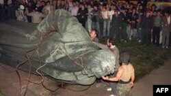 Знос помніка Дзяржынскаму ў Маскве 22 жніўня 1991 году