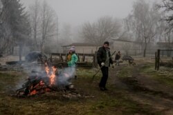 У Амелянцы жыве некалькі соцень чалавек. Большасьць працуе ў мясцовым сельскагаспадарчым прадпрыемстве