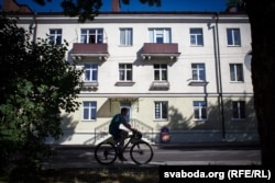 Дом на Вялікай Траецкай у Горадні, дзе жыў Васіль Быкаў. Архіўнае фота