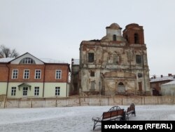 Фасад пашкоджанай каталіцкай бажніцы