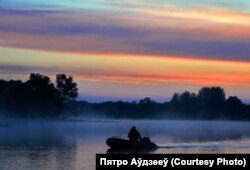 Рыбалка на Прыпяці. Фота: Пятро Аўдзееў