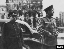 Начальнік СМЕРШ Віктар Абакумаў (справа) у Нямеччыне , 1945 год