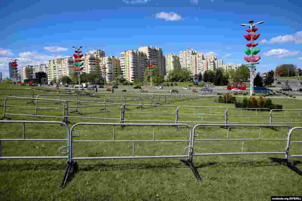 Агароджа вакол месца правядзеньня параду