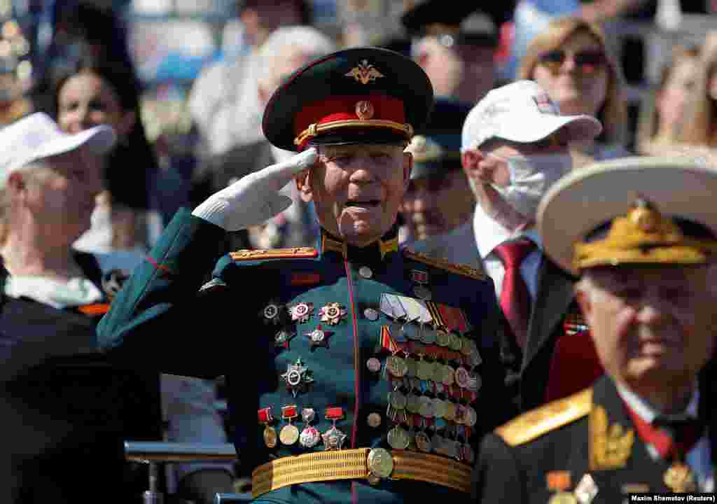 Вэтэраны таксама перад парадам былі зьмешчаныя ў карантын.