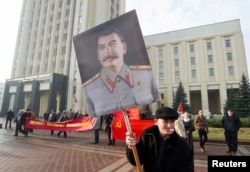 Партрэт Сталіна ў Менску 7 лістапада 2014 году