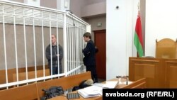 Казакевіч раіцца з адвакатам