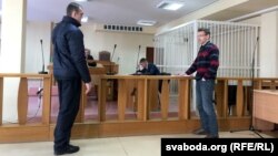 Алесь Лагвінец глядзіць у вочы АМАПаўцу Аляксандру Кавальчуку