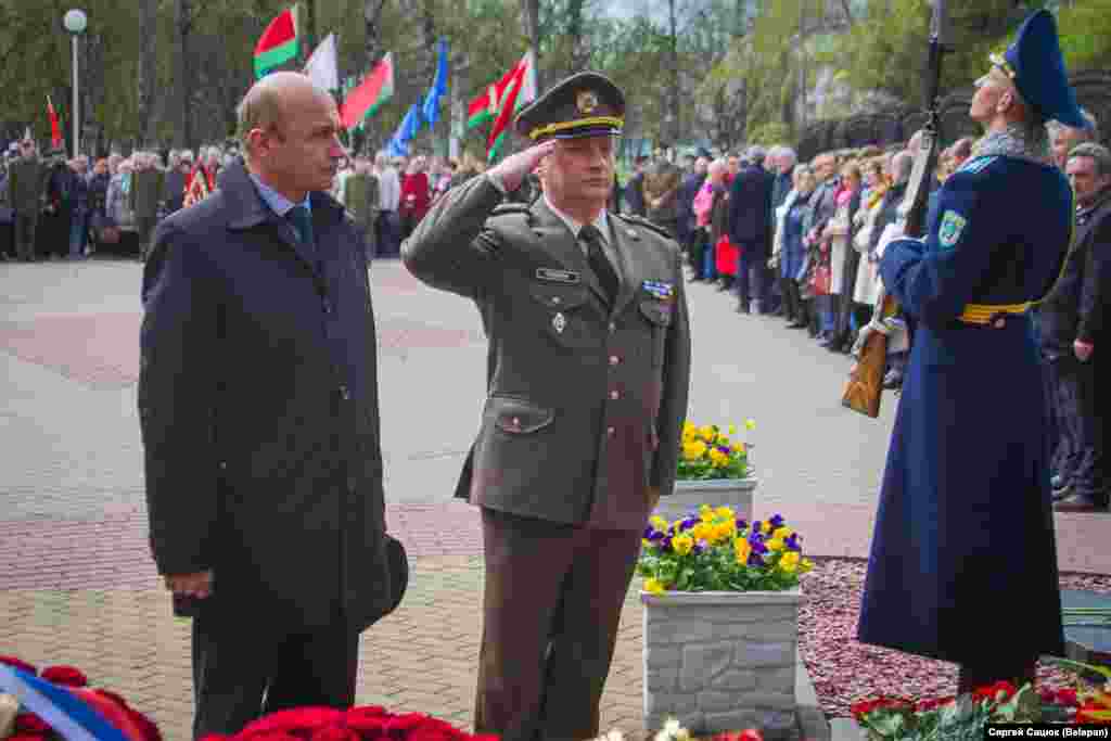  Кветкі ўсклалі прадстаўнікі амбасады Ўкраіны &mdash;&nbsp;аварыя адбылася на тэрыторыі Ўкраінскай ССР, закранула вялікія тэрыторыі краіны