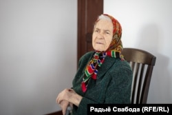 Бабулі Ігара Марыі Мікалаеўне 92 гады, ёй ня кажуць, што ўнук сядзіць