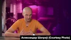 Сузаснавальнік Synesis расеец Аляксандар Шатроў, які пасьля ўвядзеньня санкцый перадаў правы на кампанію былому афіцэру ГУБАЗіК