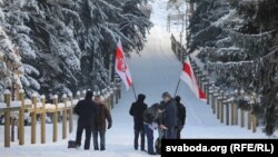 Актывісты ў Курапатах, ілюстрацыйнае фота