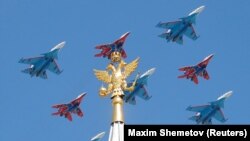 Расейскія вайсковыя самалёты над Масквой, архіўнае фота