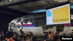 Рэканструяваны самалёт MH17, падчас прэзэнтацыі выніковай справаздачы пра абставіны гібелі ляйнэра на ўсходзе Ўкраіны 17 ліпеня 2014 году. Нідэрланды,13 кастрысніка 2015 году 